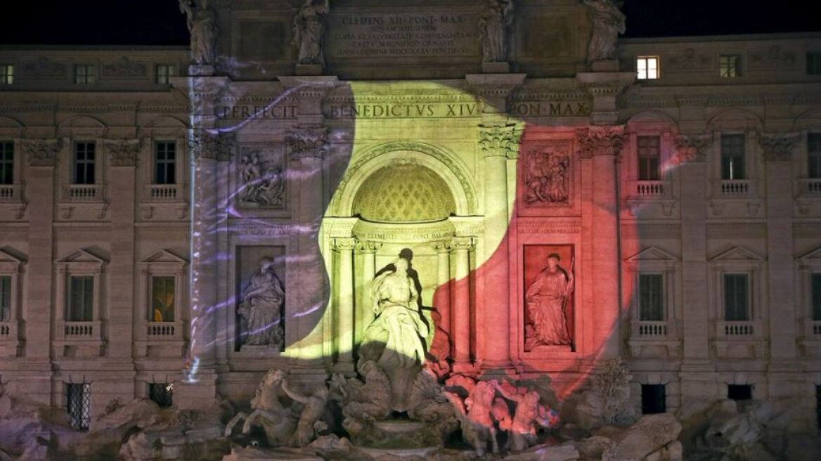 Η Ευρώπη «ντύνεται» στα χρώματα του Βελγίου και στέλνει μήνυμα